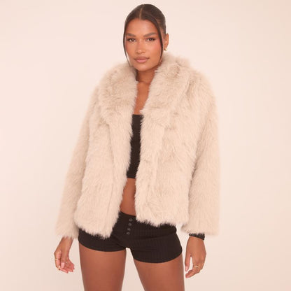 VICTORIA | Trendy Oversized Collar Detail Cropped Winter Jacket