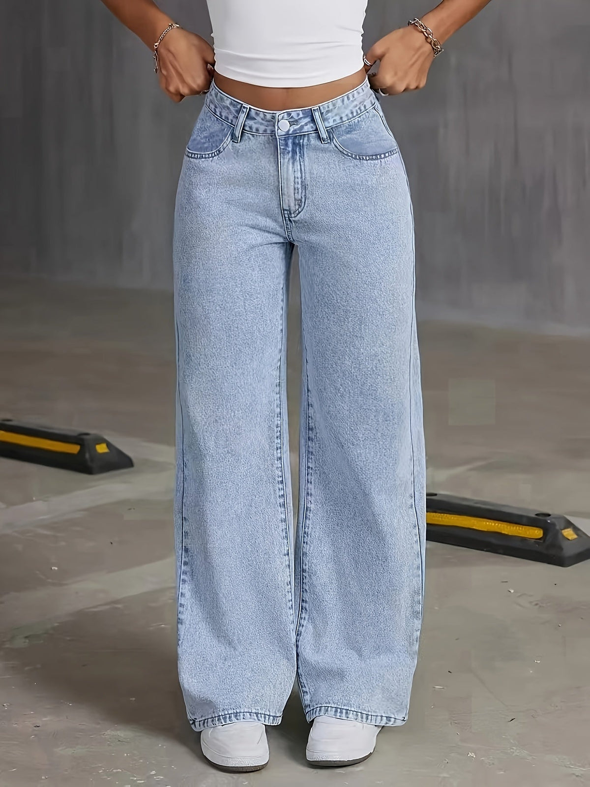 PHILIPPA | Trendy High-Waisted Denim