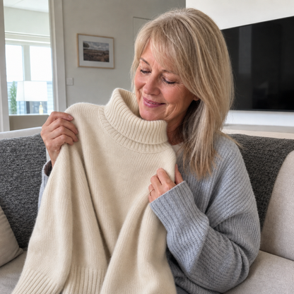 KENSINGTON OVERSIZED CASHMERE ROLL-NECK JUMPER