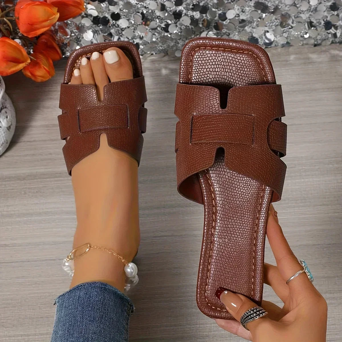Valencia - Slide Sandals