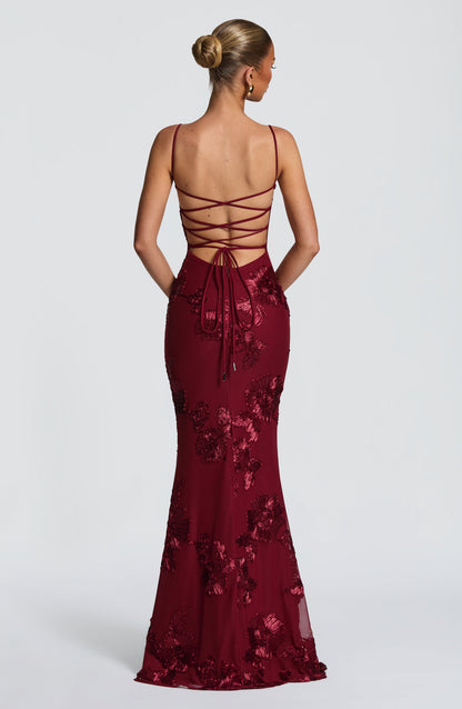 Elara | Structured elegance with exclusive details