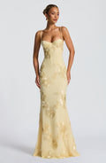 Elara | Structured elegance with exclusive details