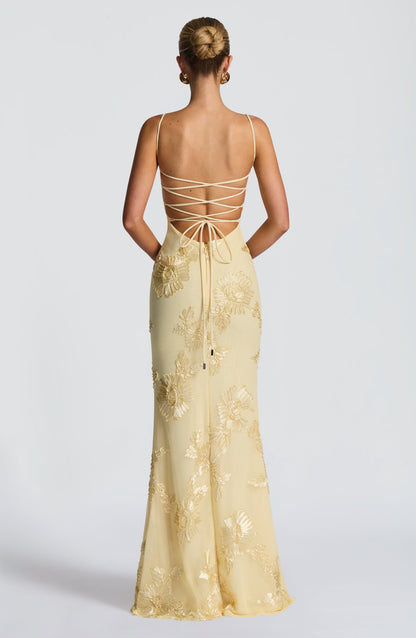 Elara | Structured elegance with exclusive details
