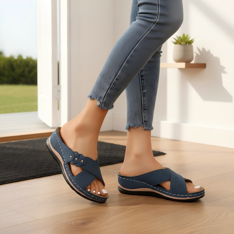 Comfora™ | Lightweight and stable wedge sandals