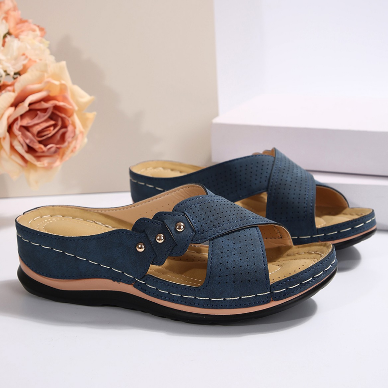 Comfora™ | Lightweight and stable wedge sandals