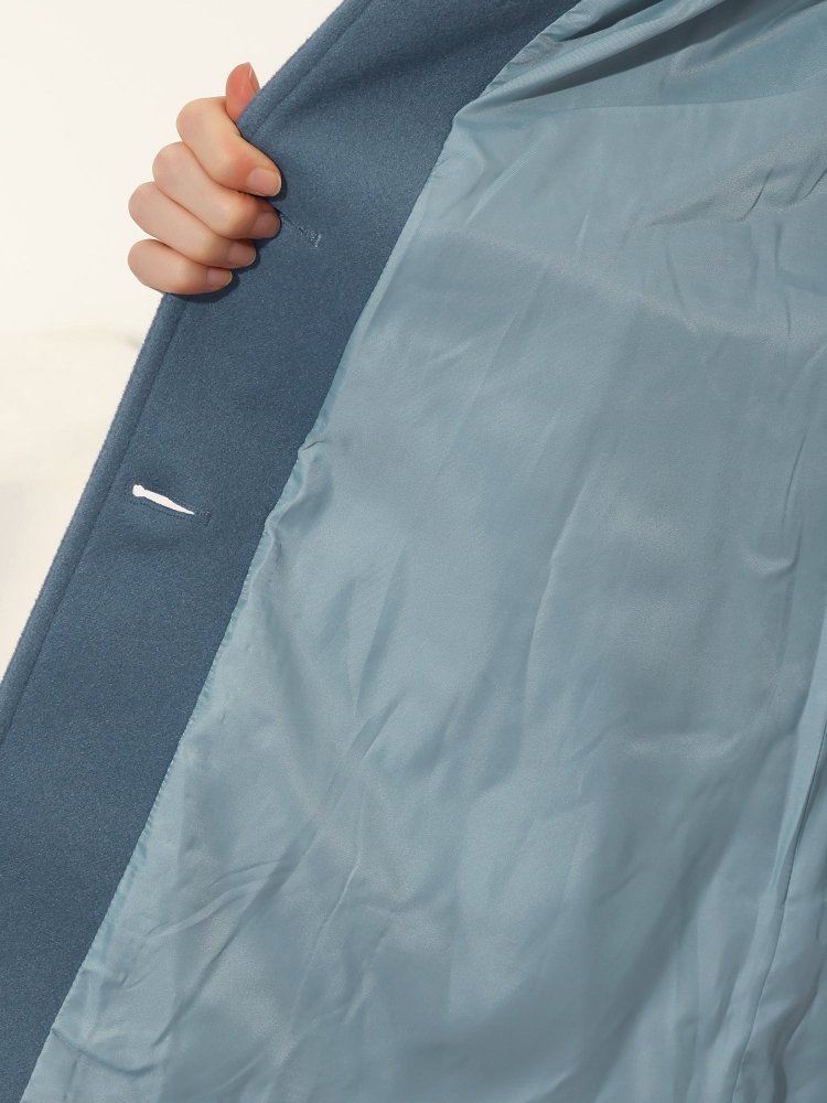 VICTORIA SIGNATURE COAT | ELEGANCE IN EVERY DETAIL